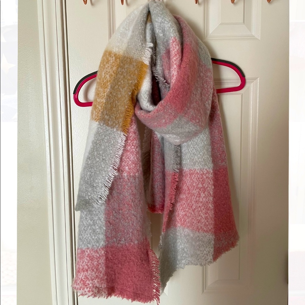 NWT Express Scarf